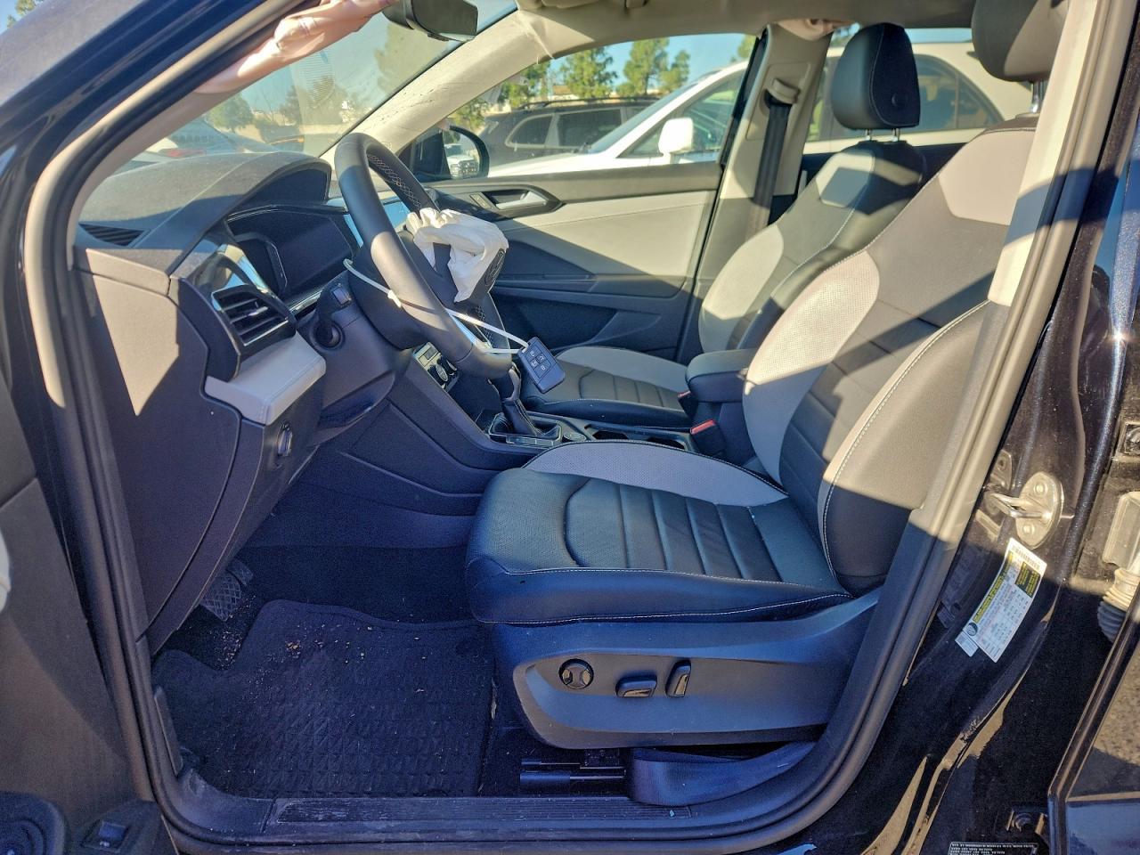 2022 Volkswagen Taos Sel - Фото 7