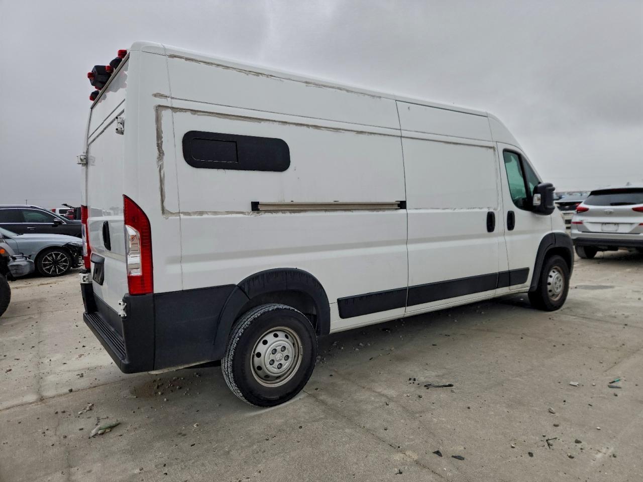 2021 Ram Promaster 2500 Delivery Van - Фото 3