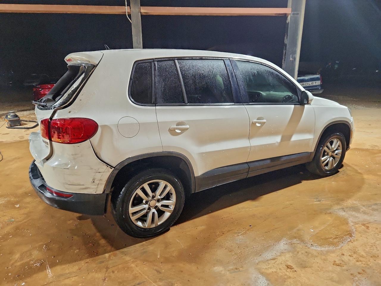 2014 Volkswagen Tiguan S - Image 3