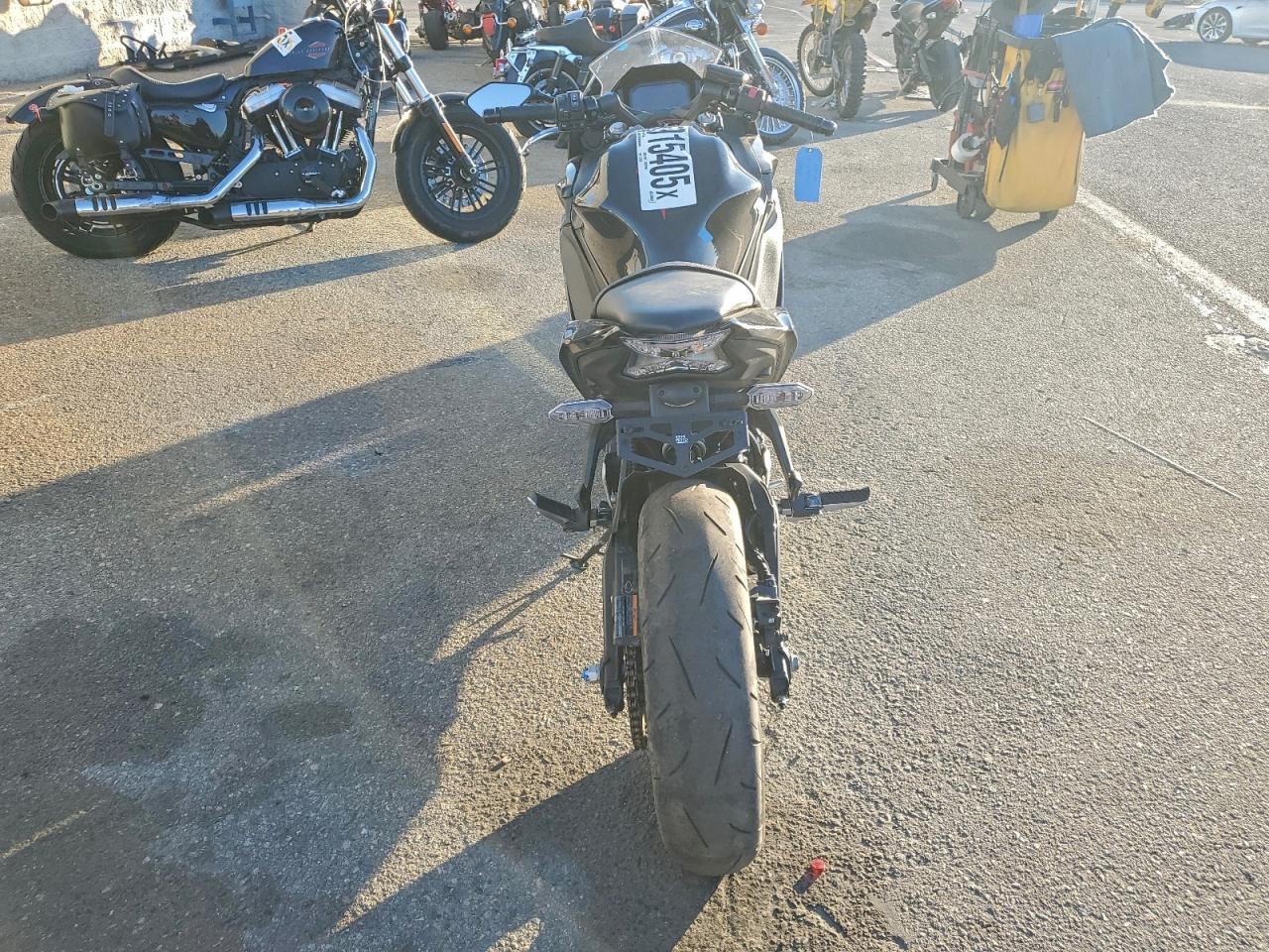 2025 Kawasaki Ex650 R - Фото 4