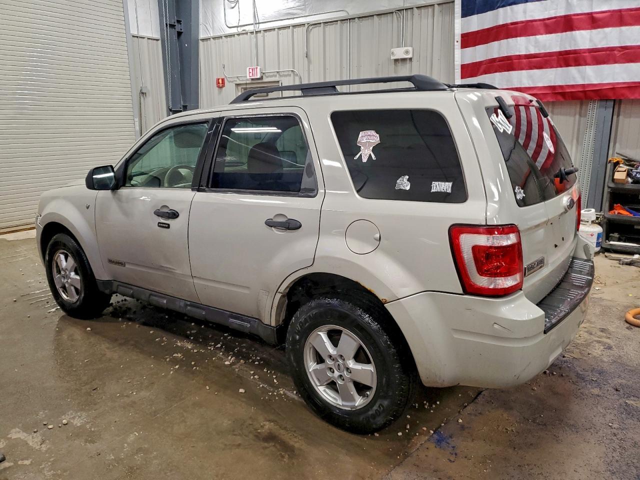 2008 Ford Escape Xlt - Image 2