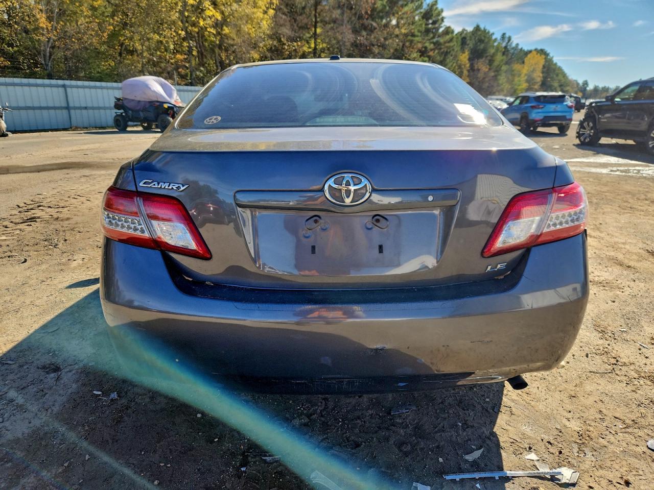 2011 Toyota Camry Le - Фото 6