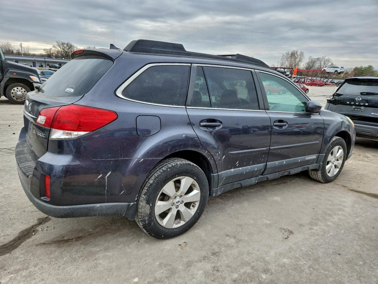 2011 Subaru Outback 2.5I Limited - Фото 3