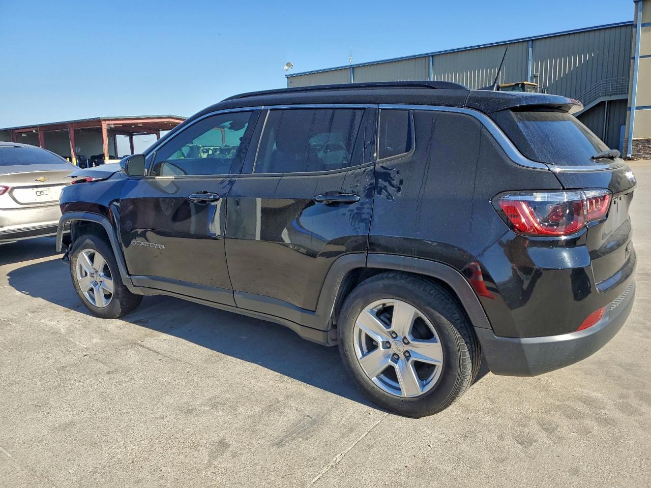 2022 Jeep Compass Latitude - Фото 2