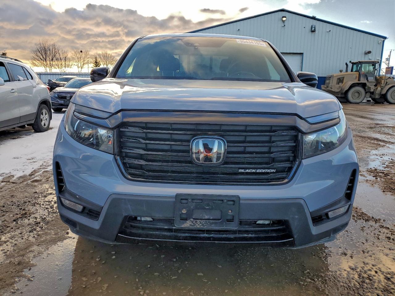 2022 Honda Ridgeline Black Edition - Image 5