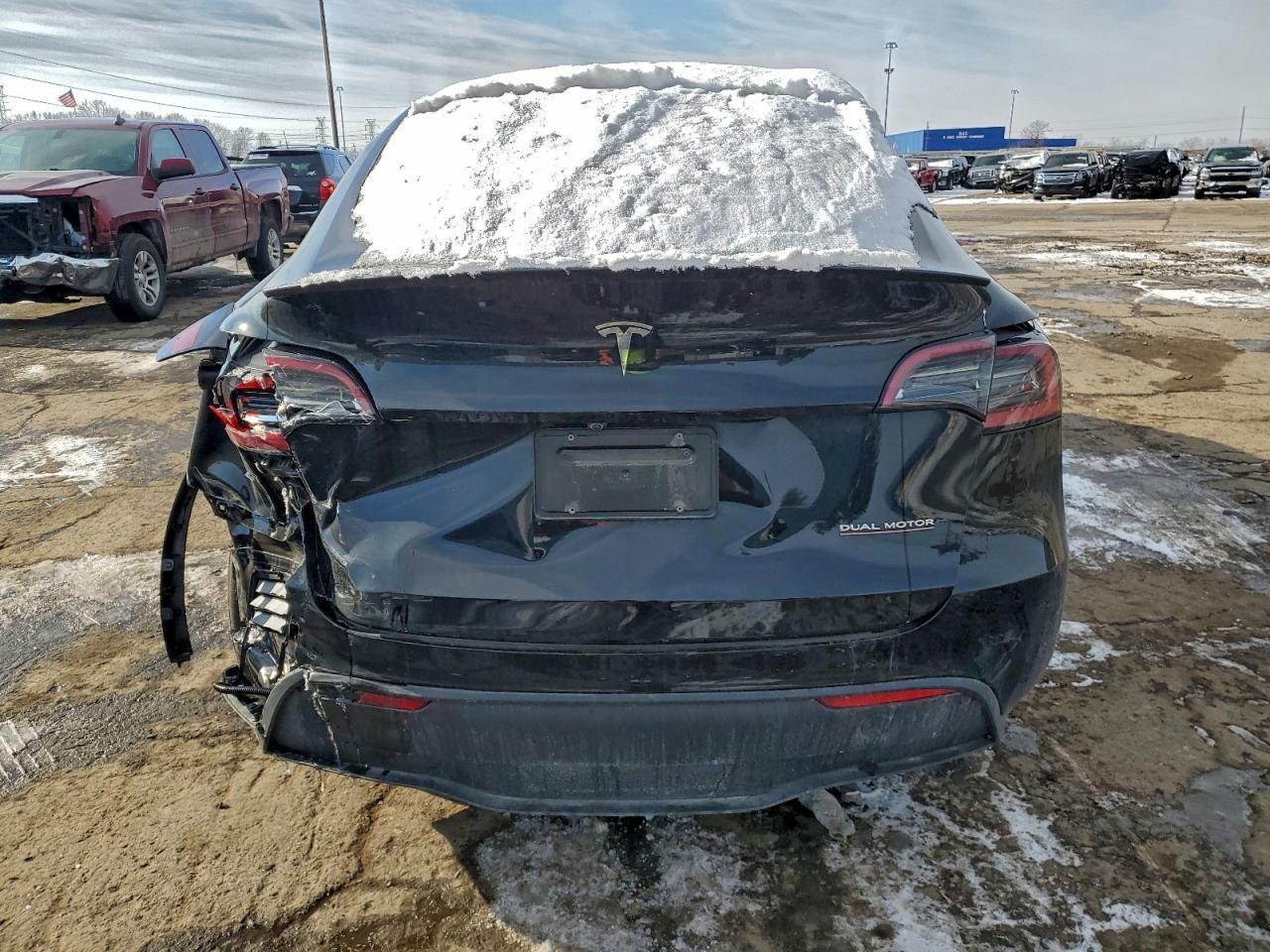 2024 Tesla Model Y - Фото 6
