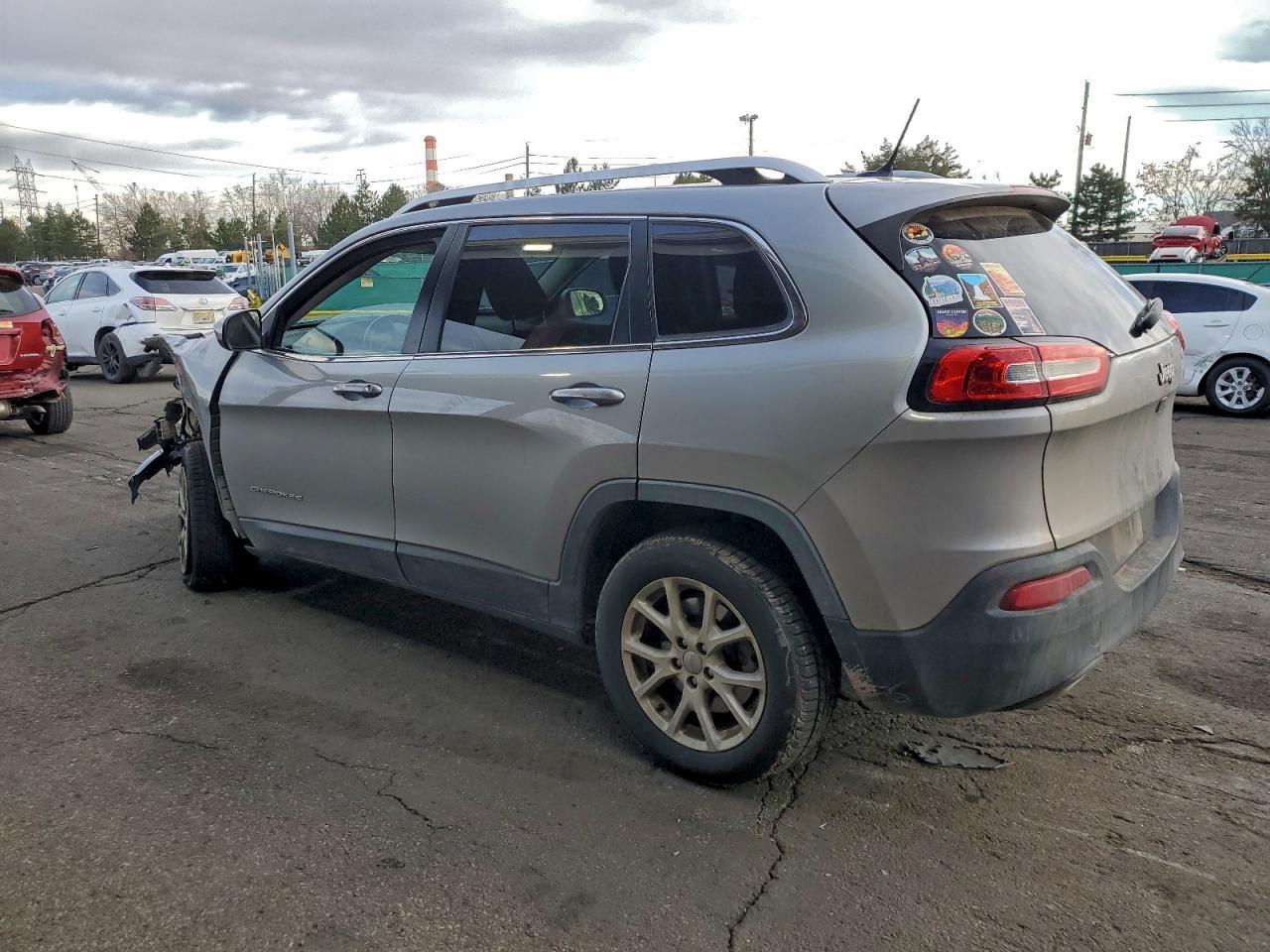 2015 Jeep Cherokee Latitude - Image 2