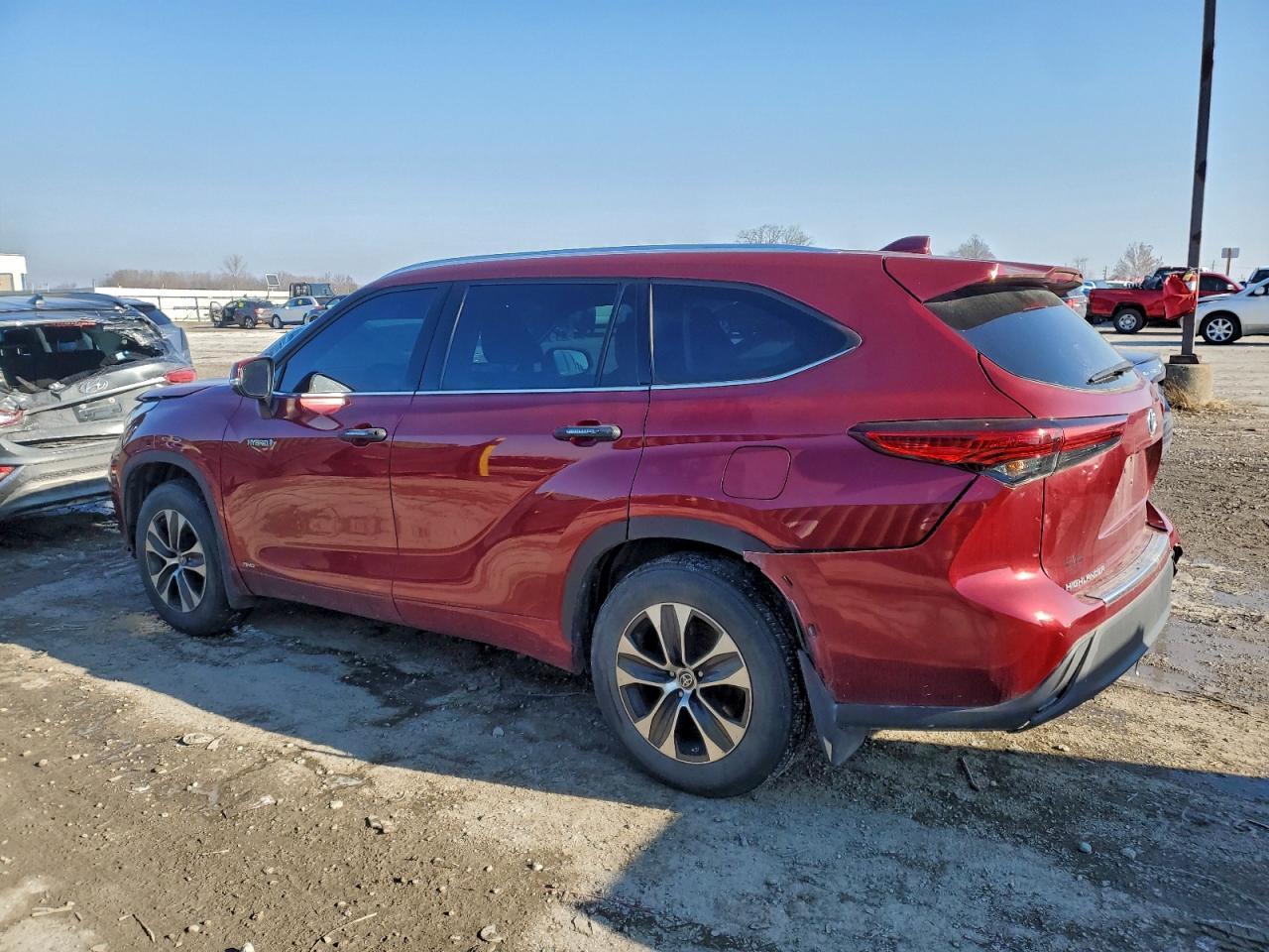 2020 Toyota Highlander Hybrid Xle - Image 2