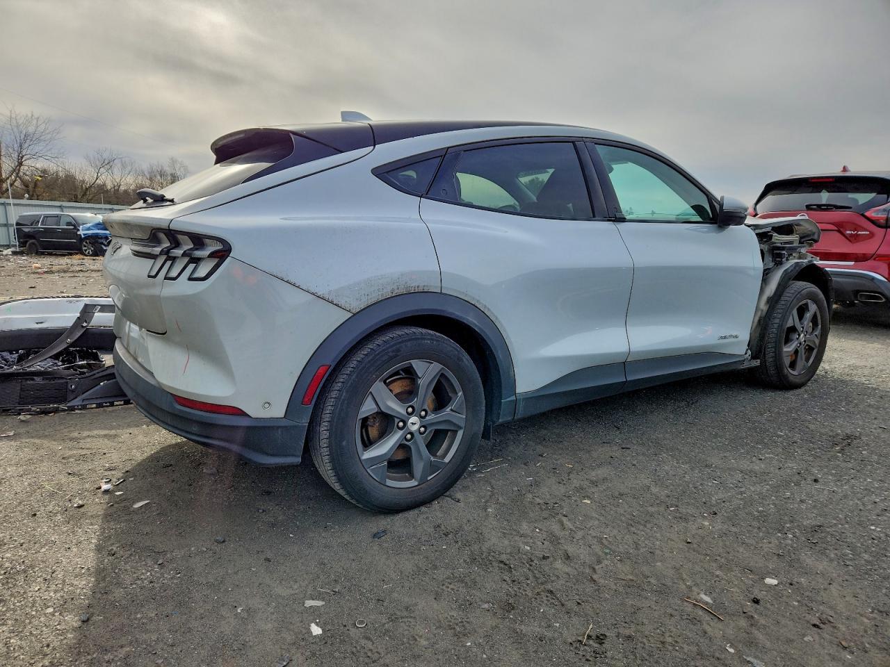2021 Ford Mustang Mach-E Select - Фото 3