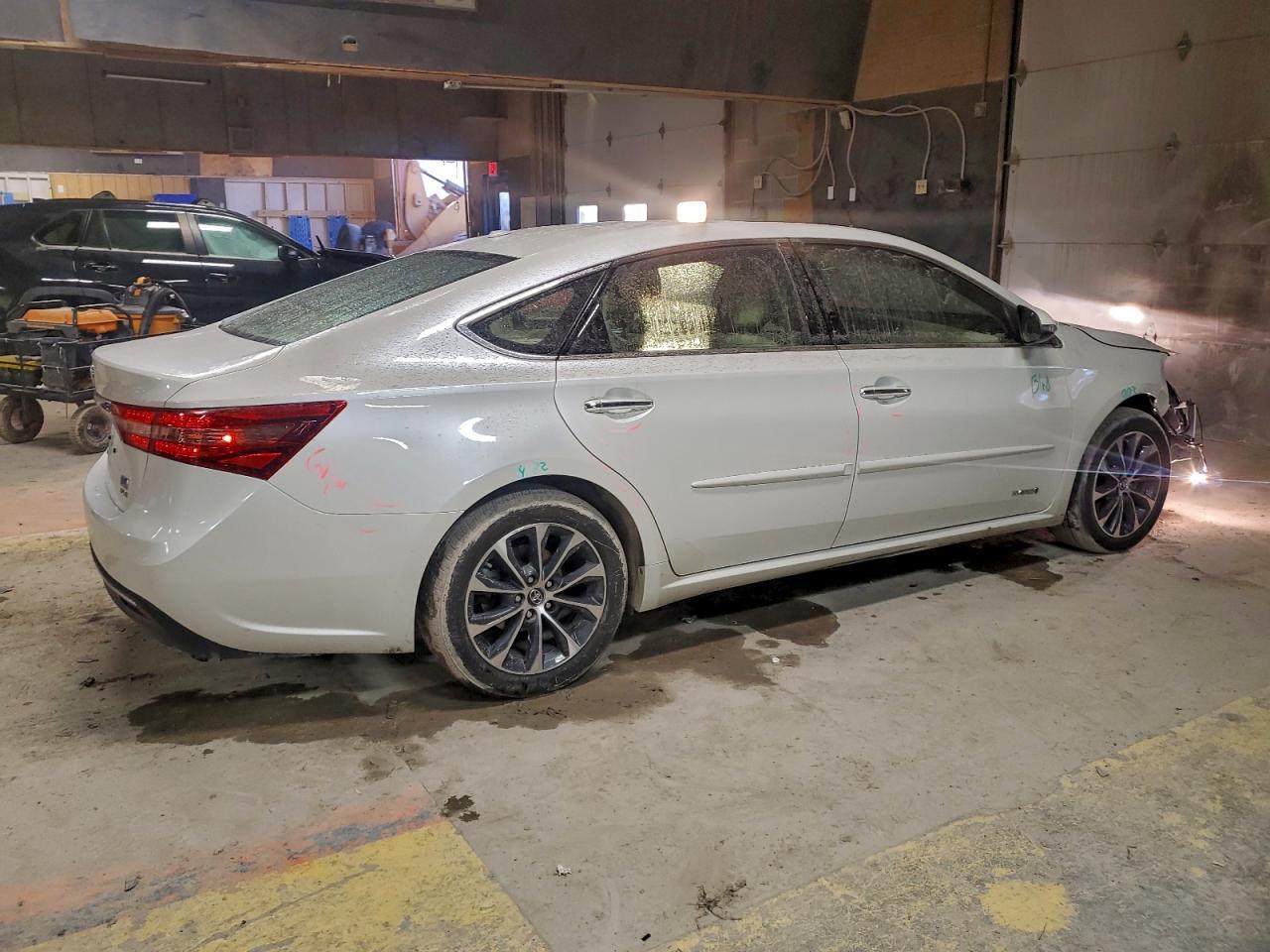 2018 Toyota Avalon Hybrid - Фото 3