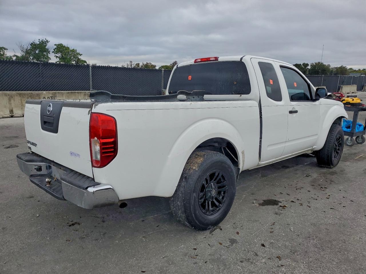 2011 Nissan Frontier S - Фото 3