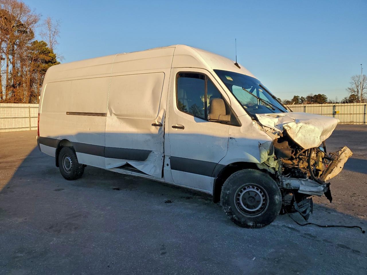 2020 Mercedes-Benz Sprinter 2500 - Image 4