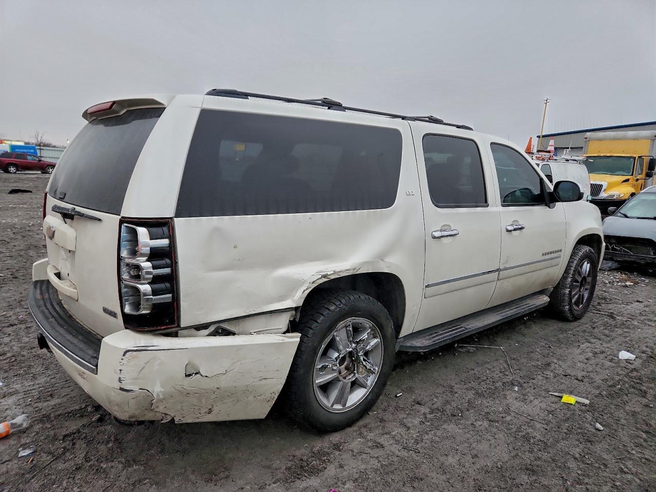 2010 Chevrolet Suburban C1500 Ltz - Image 3