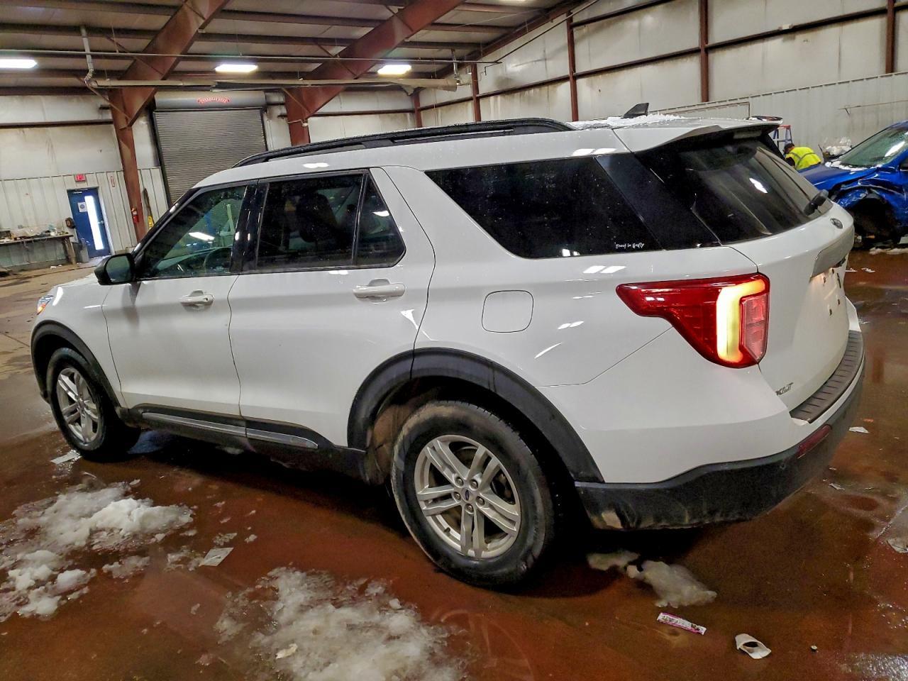 2021 Ford Explorer Xlt - Image 2