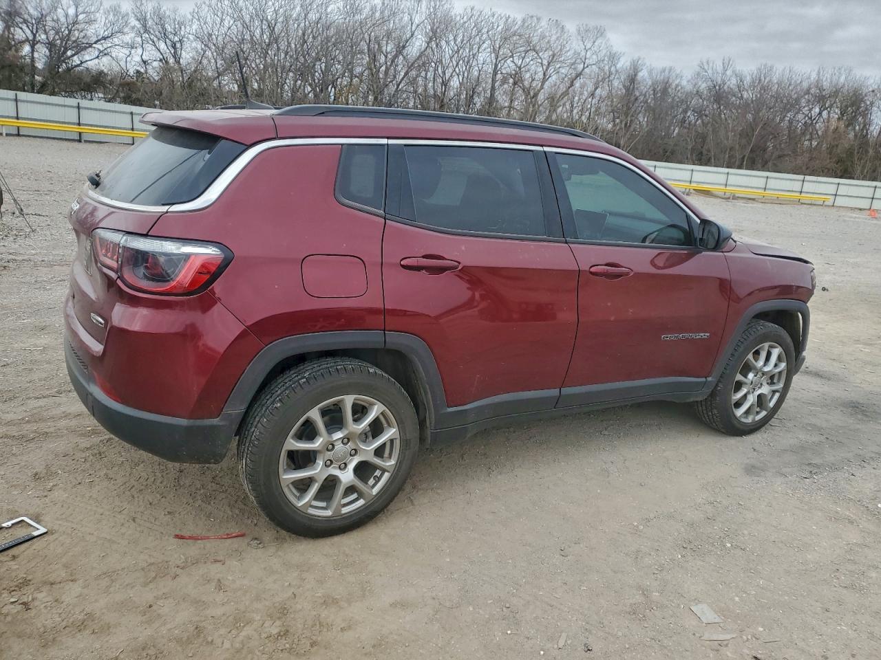 2022 Jeep Compass Latitude Lux - Фото 3