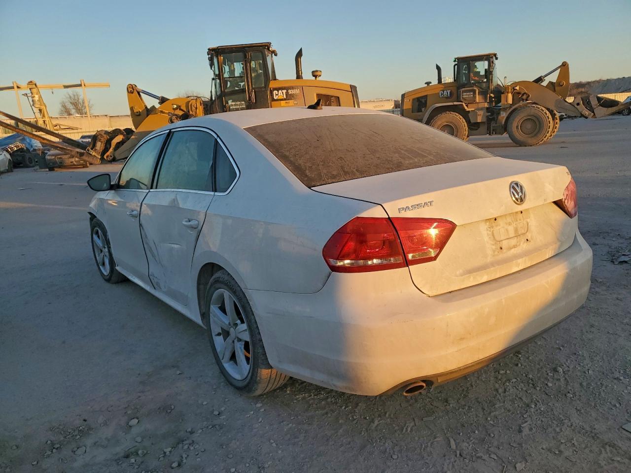 2012 Volkswagen Passat Se - Image 2