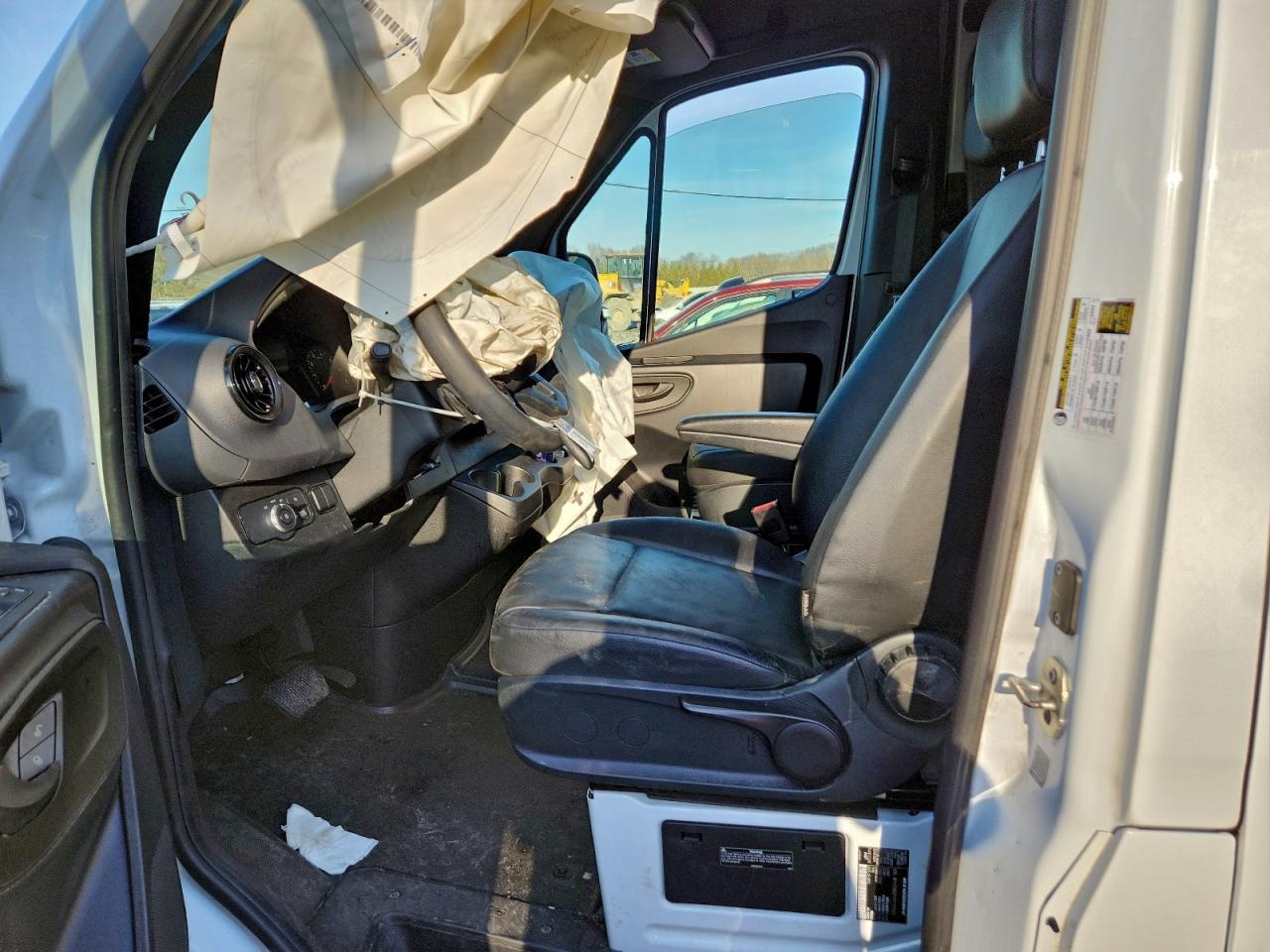 2023 Mb Sprinter 1500 Cargo *** Prior Fleet *** - Image 7