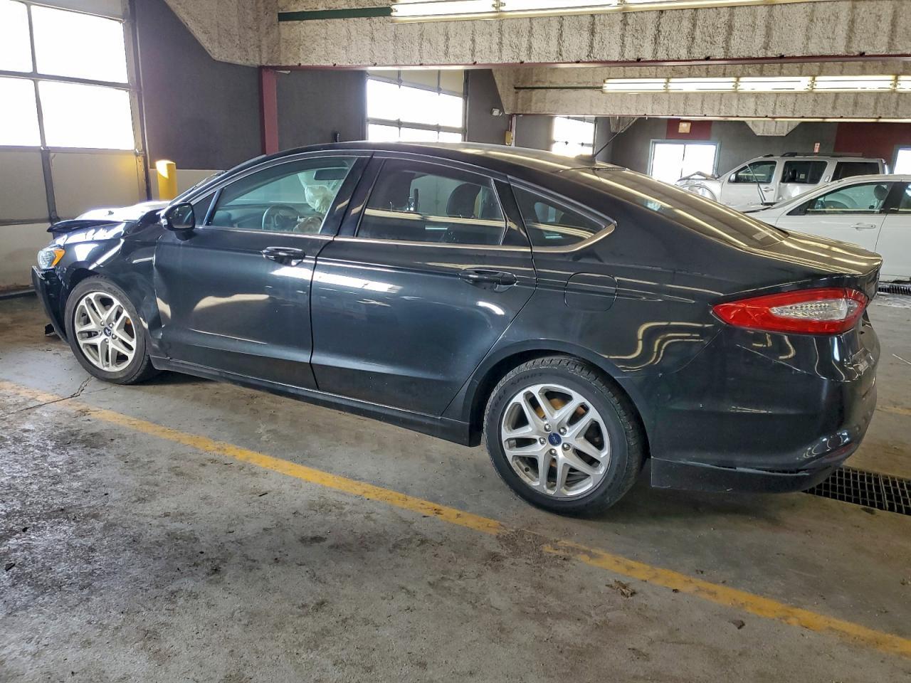2014 Ford Fusion Se - Image 2