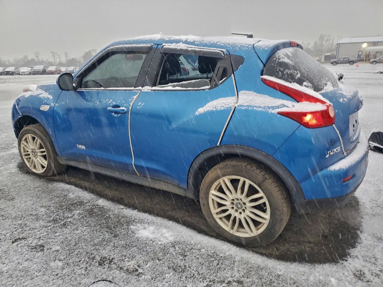 2011 Nissan Juke S - Фото 2
