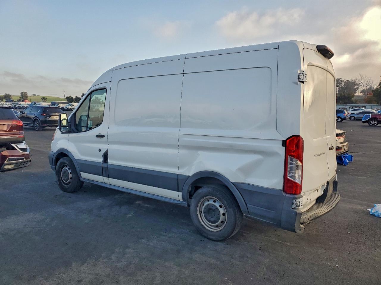 2018 Ford Transit T-150 Cargo- R & D- Pri Fleet - Фото 2