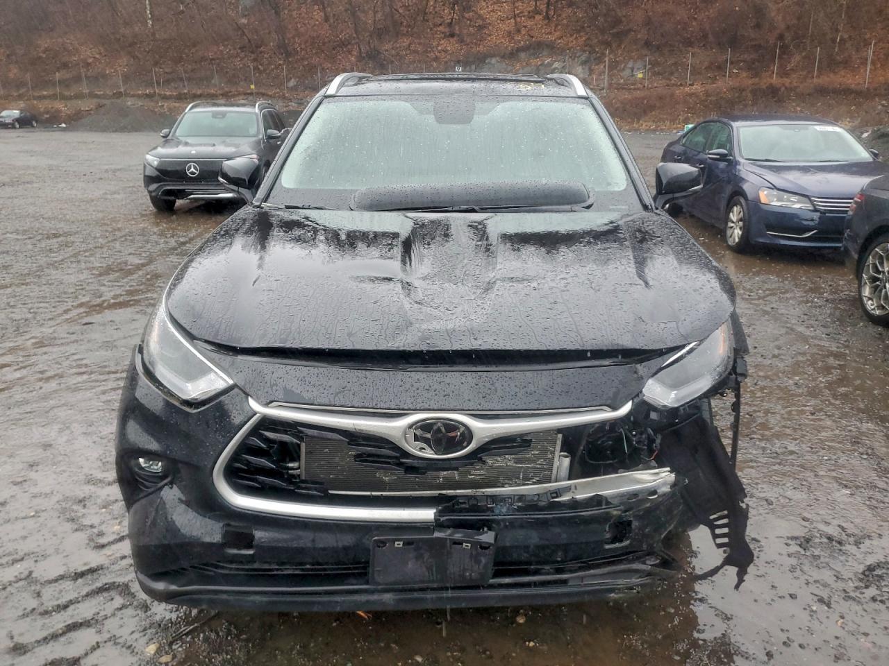 2023 Toyota Highlander L - Image 5