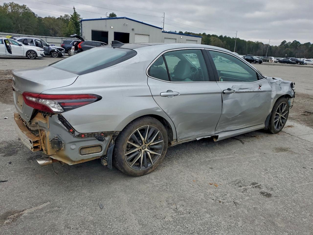 2023 Toyota Camry Xle - Фото 3