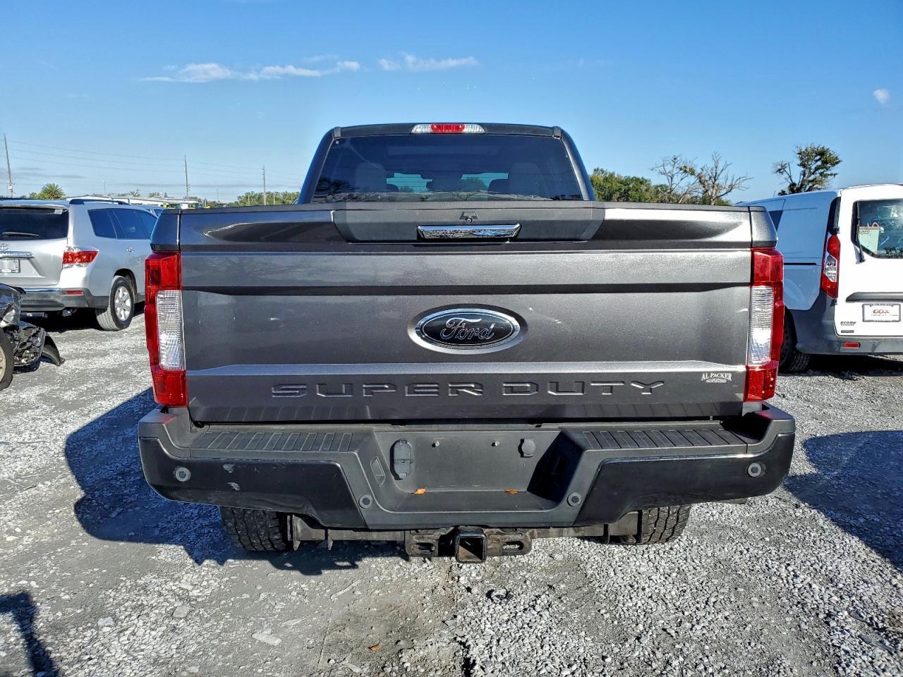2019 Ford F250 Super Duty - Фото 6