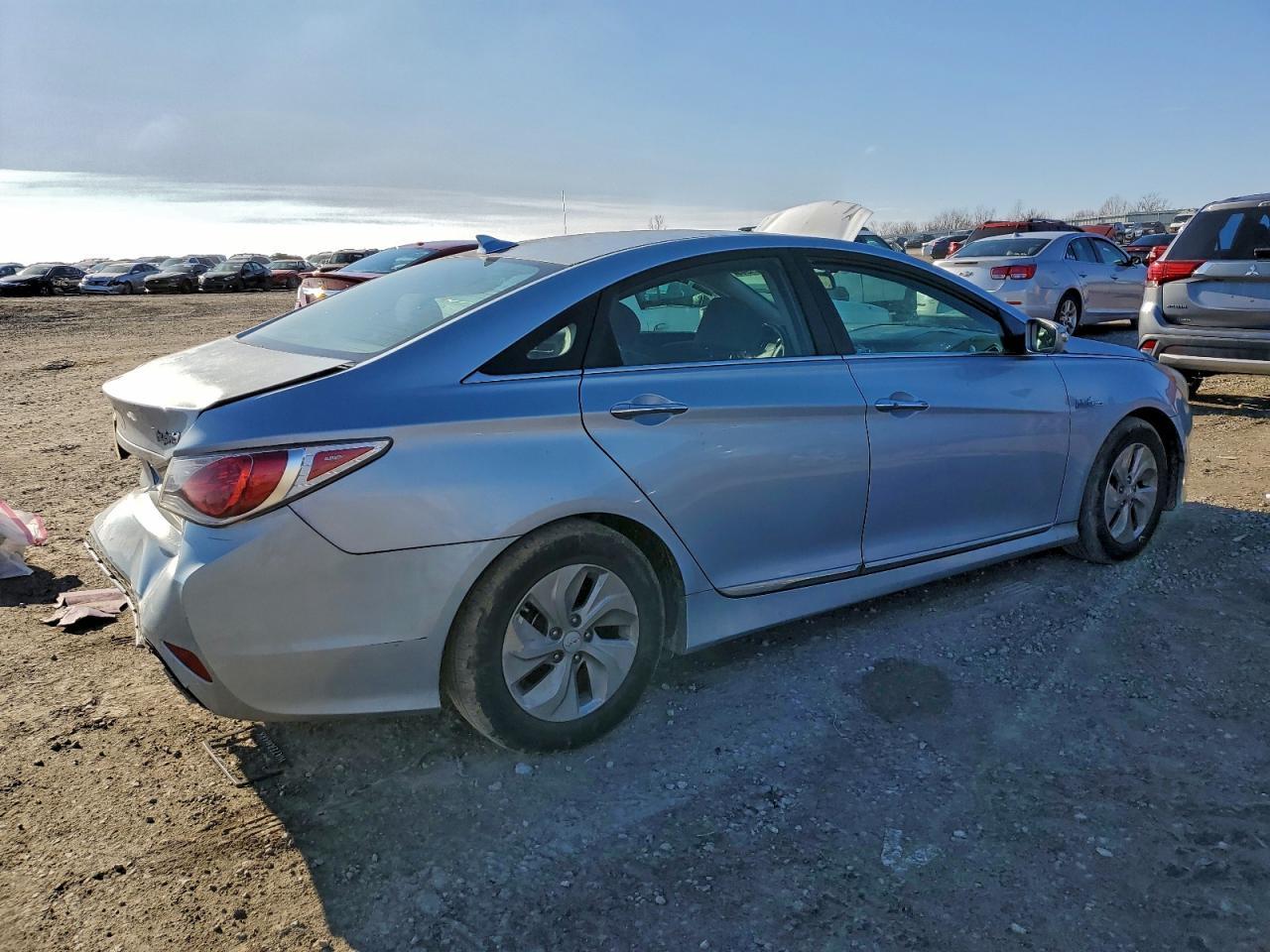 2014 Hyundai Sonata Hybrid - Image 3