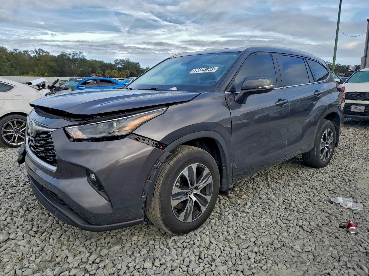 2024 Toyota Highlander Le