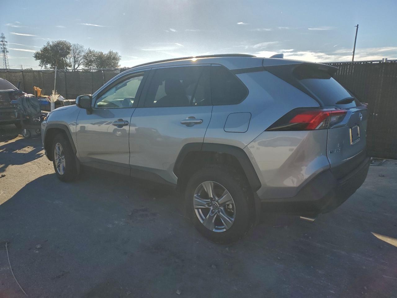 2025 Toyota Rav4 Xle - Фото 2