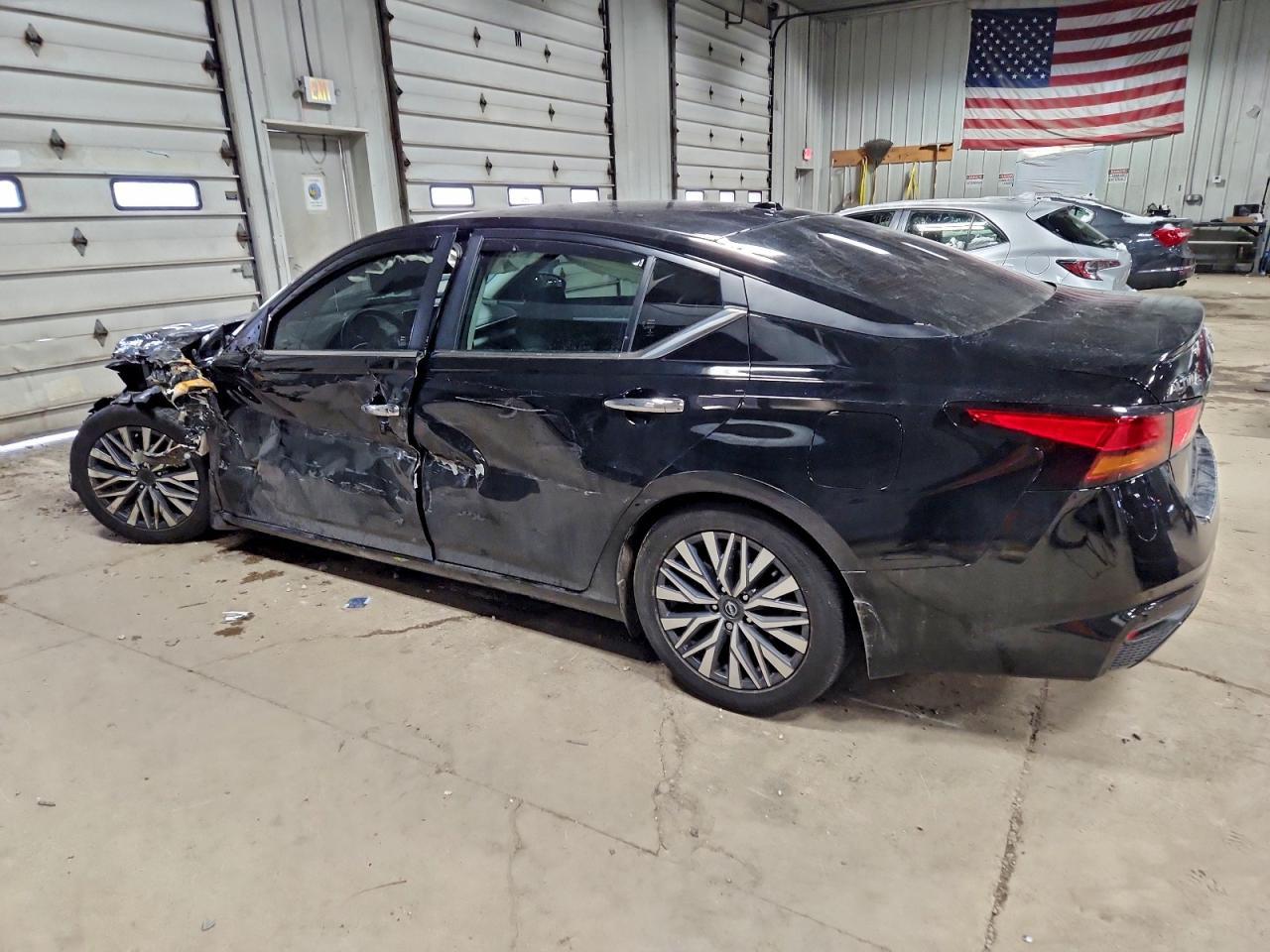 2023 Nissan Altima Sv - Image 2