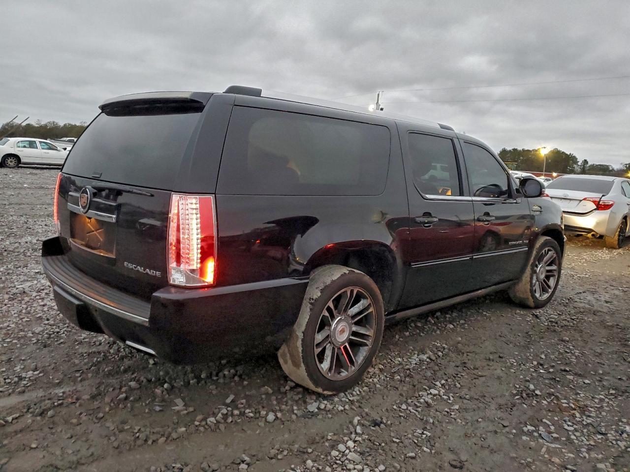 2012 Cadillac Escalade - Фото 3