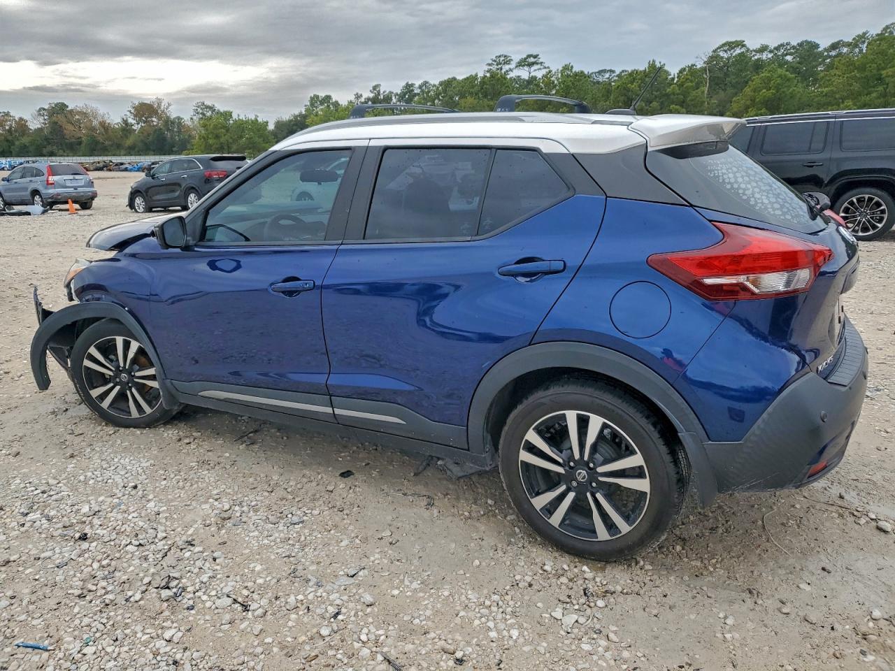 2020 Nissan Kicks Sr - Фото 2