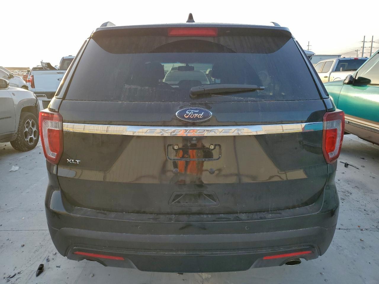 2016 Ford Explorer Xlt - Фото 6