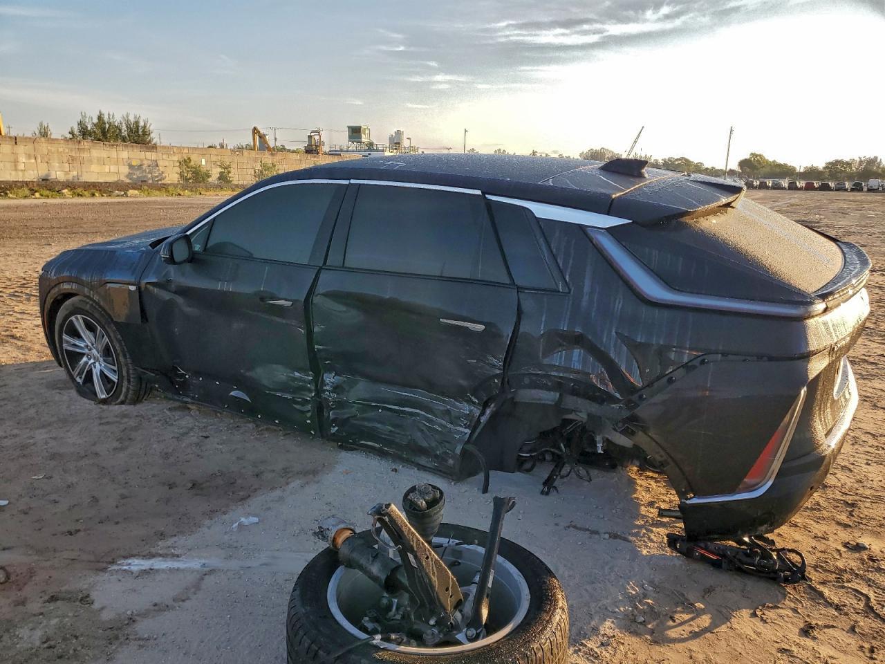 2024 Cadillac Lyriq Tech - Фото 2