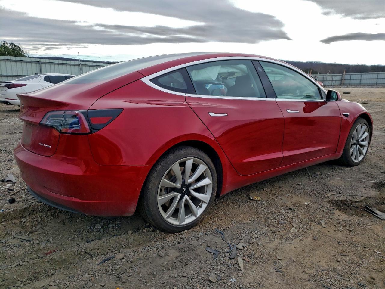 2018 Tesla Model 3 - Image 3