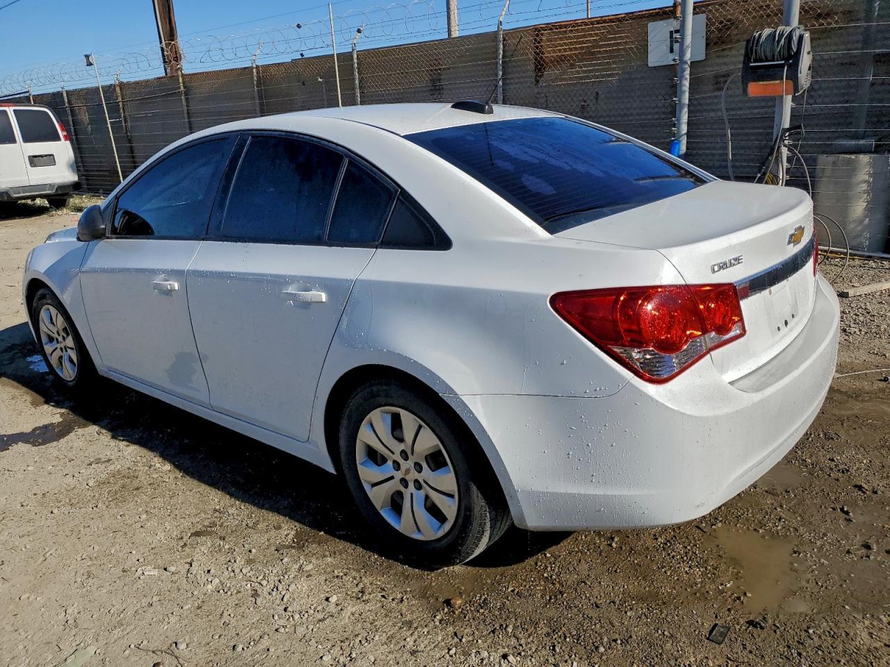 2016 Chevrolet Cruze Limited Ls - Image 2