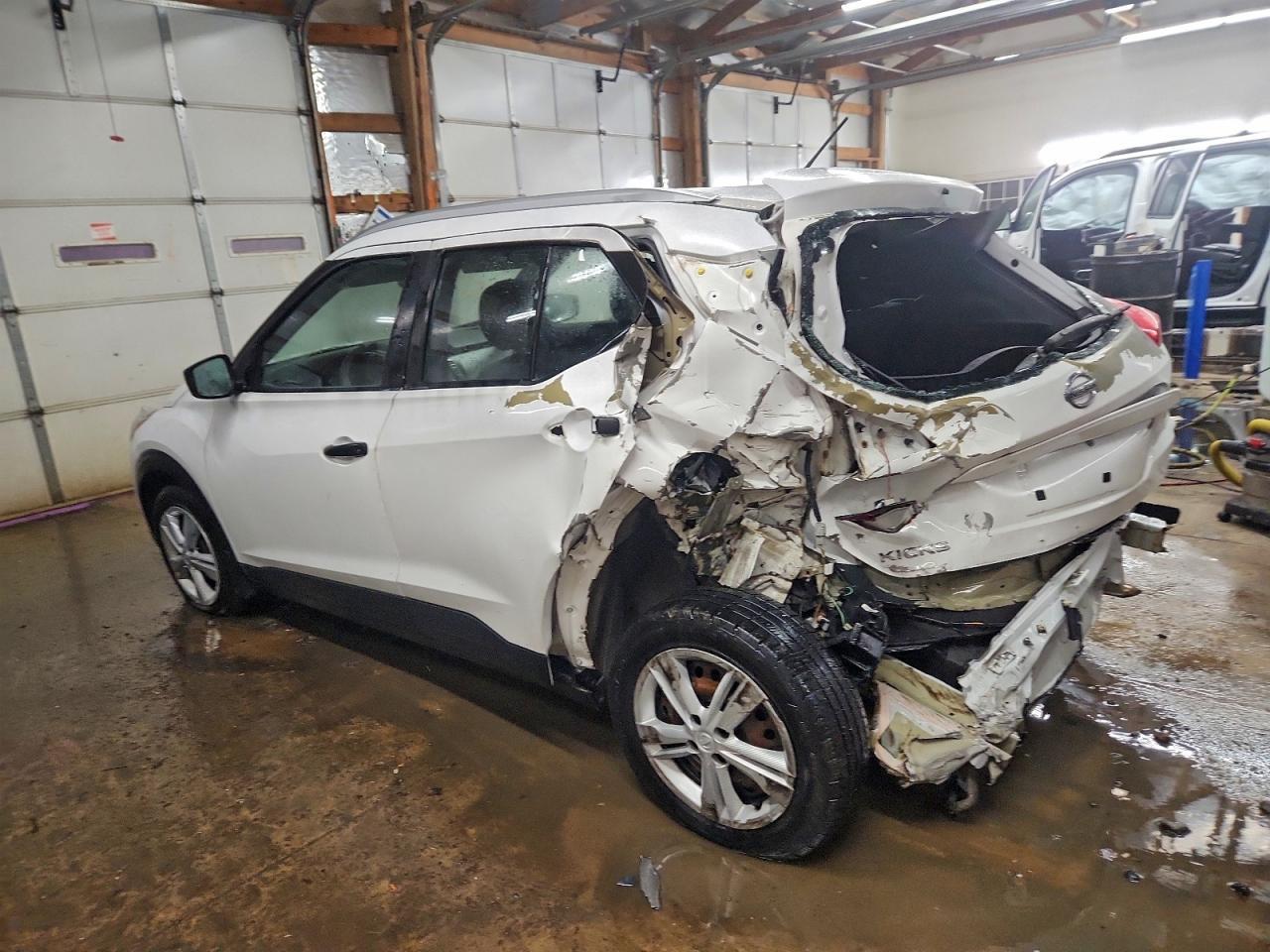 2019 Nissan Kicks S - Фото 2