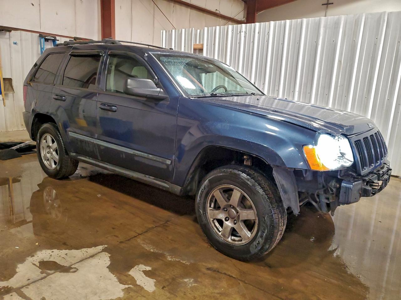 2009 Jeep Grand Cherokee Laredo - Image 4