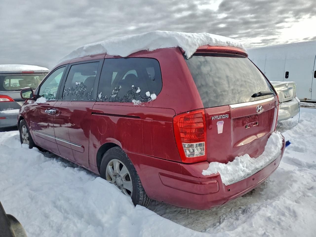 2007 Hyundai Entourage Gls - Image 2