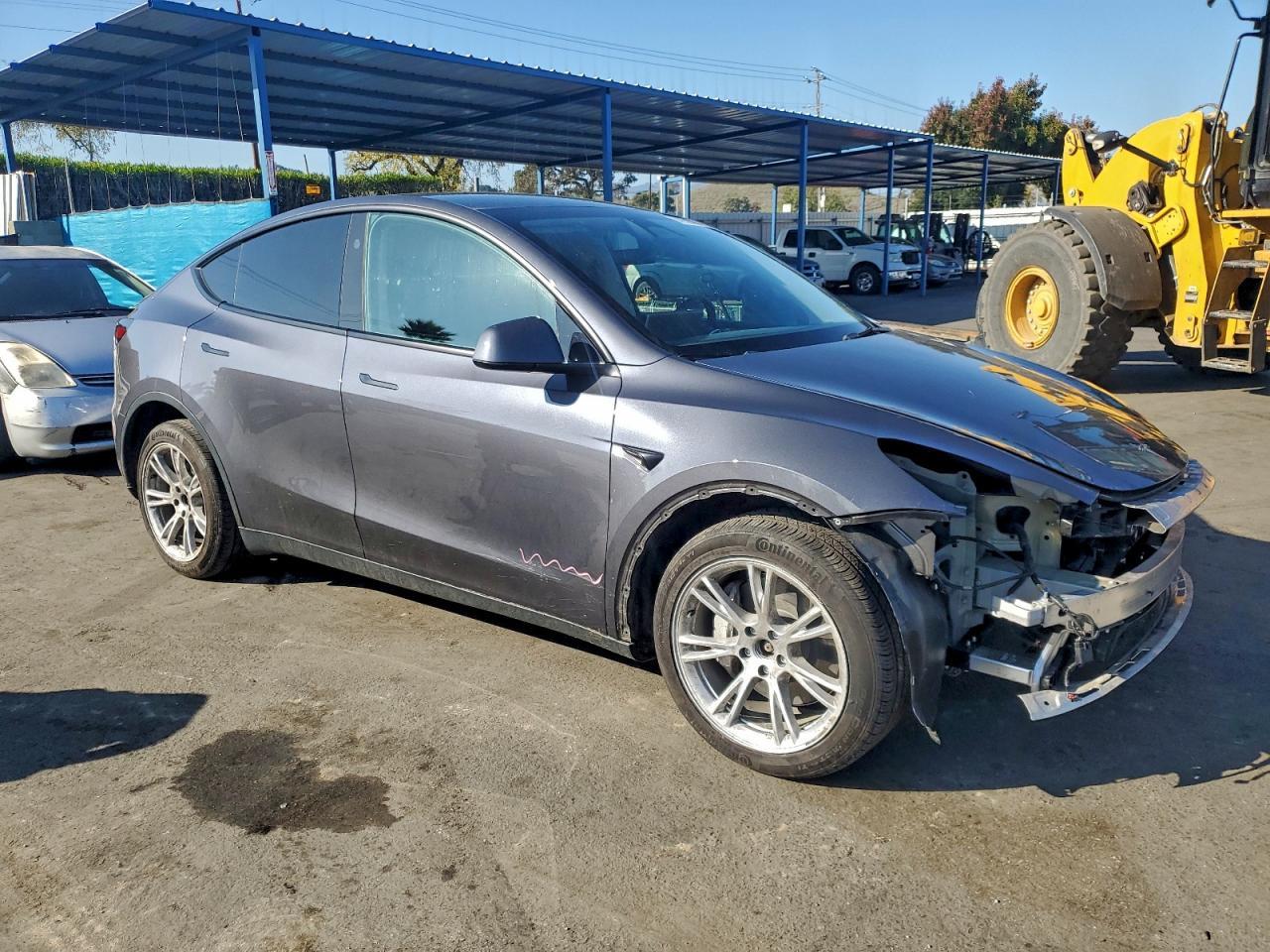 2023 Tesla Model Y - Image 4