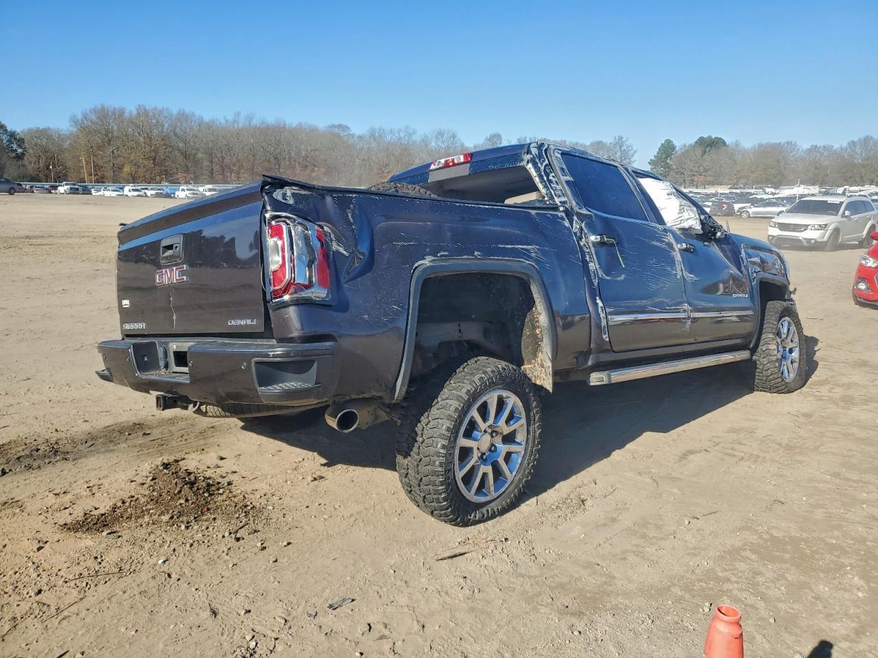 2016 GMC Sierra K1500 Denali - Image 3