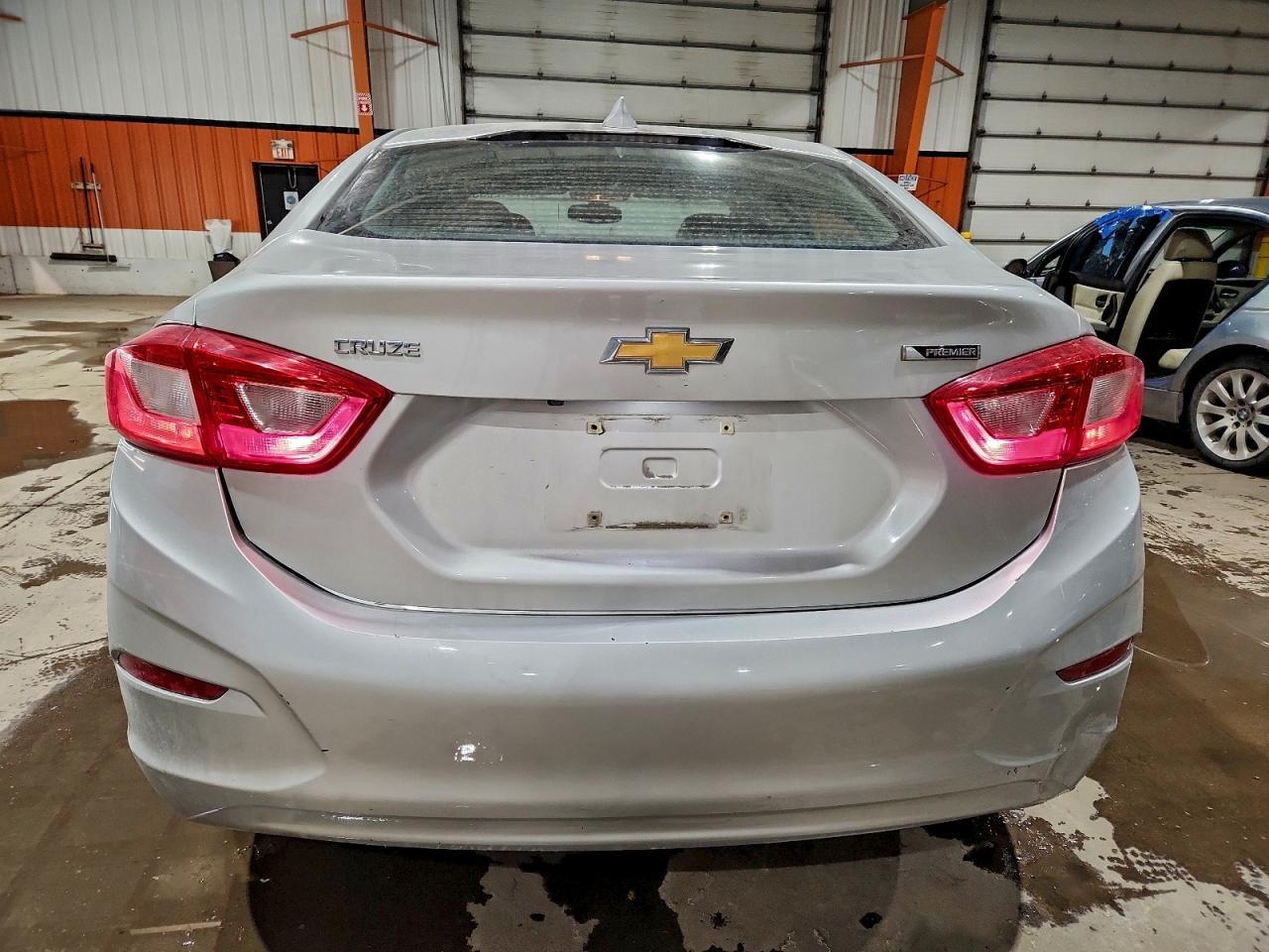 2017 Chevrolet Cruze Premier - Image 6