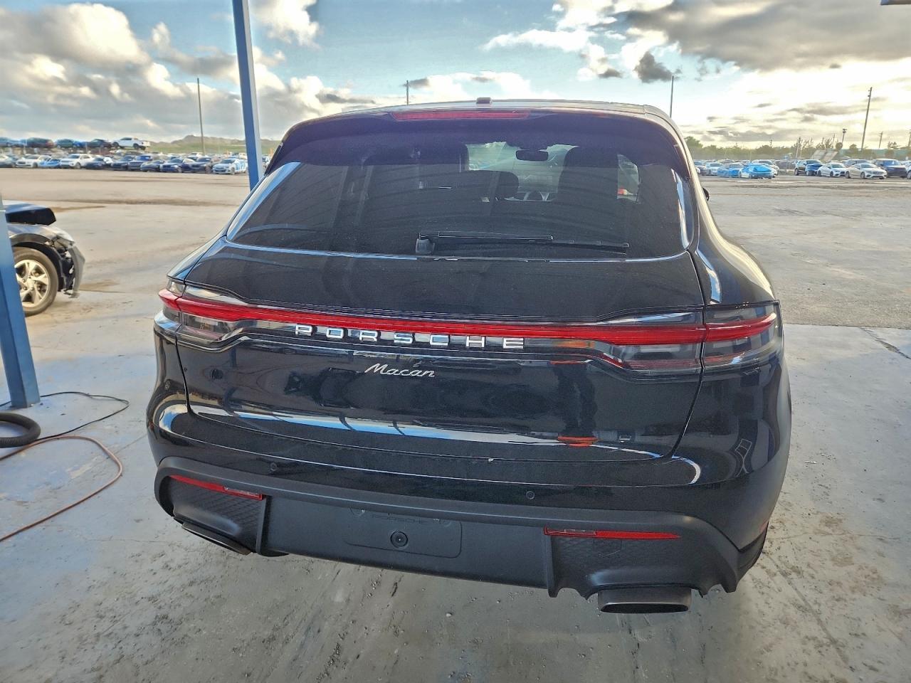 2025 Porsche Macan Base - Image 6