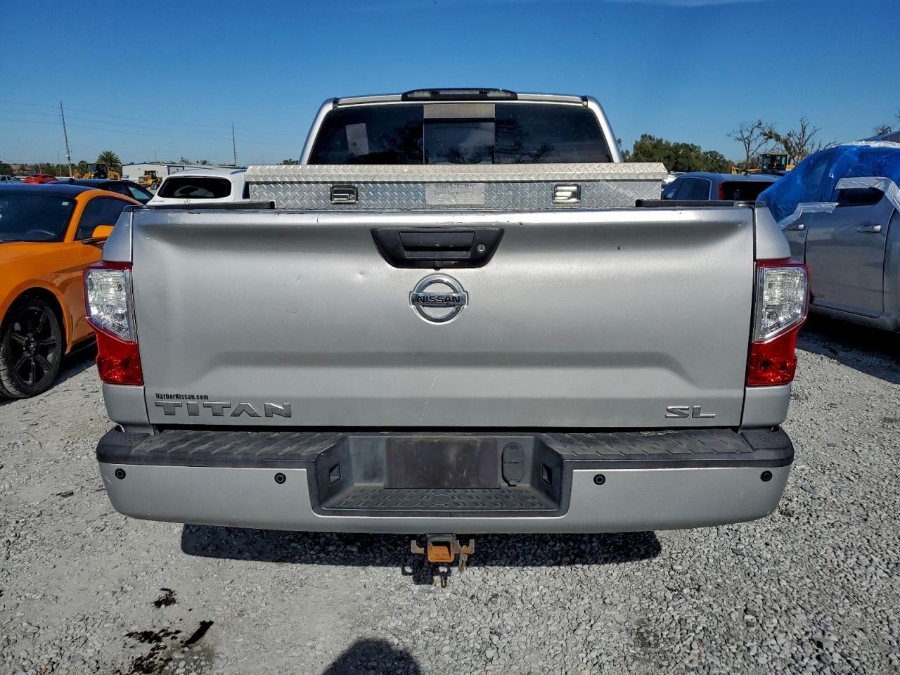 2017 Nissan Titan Sv - Фото 6