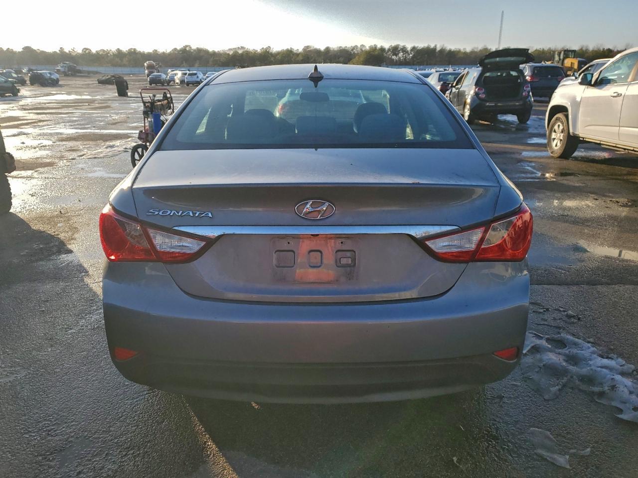 2014 Hyundai Sonata Gls - Image 6