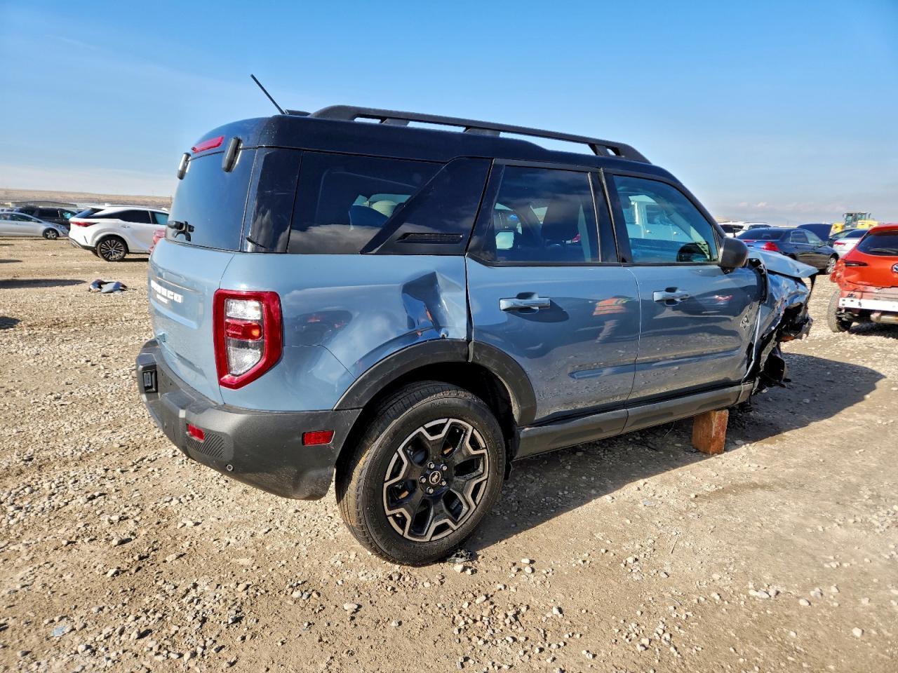 2025 Ford Bronco Sport Outer Banks - Image 3