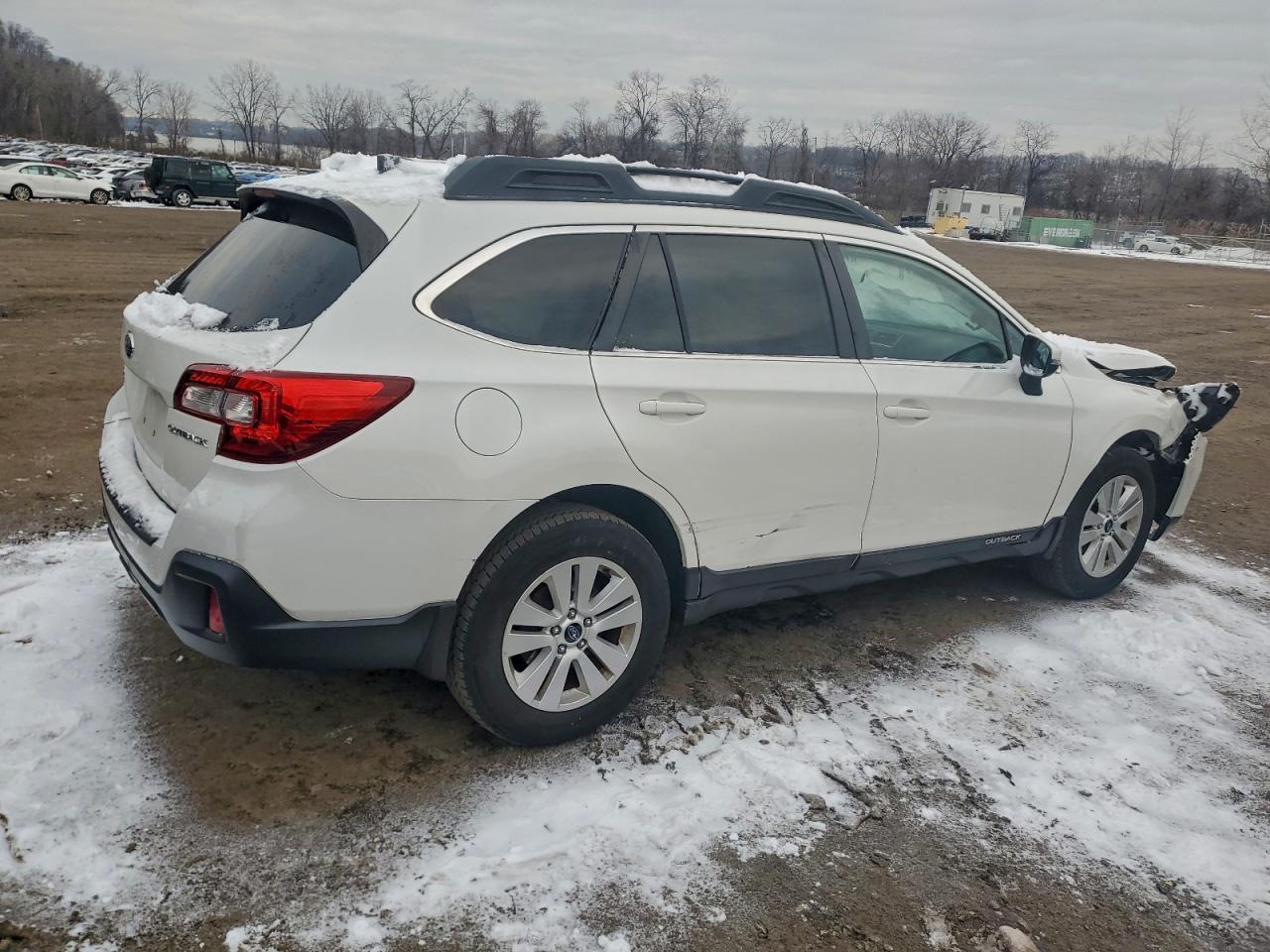 2019 Subaru Outback 2.5I Premium - Image 3