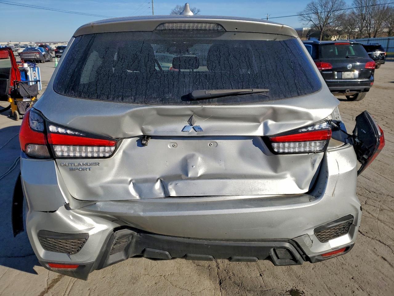 2022 Mitsubishi Outlander Sport Es - Фото 6