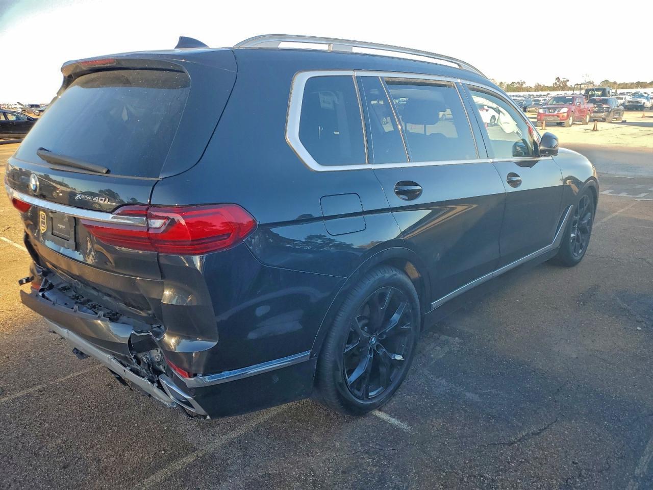 2021 BMW X7 xDrive40I - Фото 3